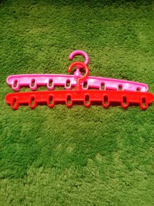 gantungan hanger lobang 8 pink dan merah(1pcs)