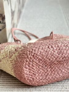 Casual Large Capacity Beach Vacation Style Tote Bag 2024 New Raffia Straw Bag Leisure Shoulder Bag for Men And Women