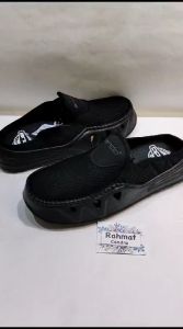 SEPATU SLOP ANDO V BELT SLIP ON PRIA HITAM SOLE PHILON