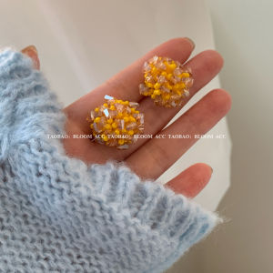 Spring New Handmade Beaded Embroidered Ball Earrings Blue Red Whitening High Dopaamine Holiday Silver Needle Womens Jewelry