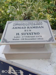BATU NISAN MAKAM GRANIT TUGU MINI