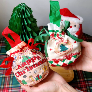 Christmas Door Gift Tote Bag Ready Stock 圣诞节礼物帆布袋 现货 护手霜 伴手礼