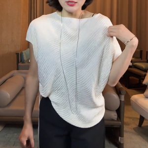 QINGNAER | Loose Texture Short Sleeve T-Shirt for Plus Size Women