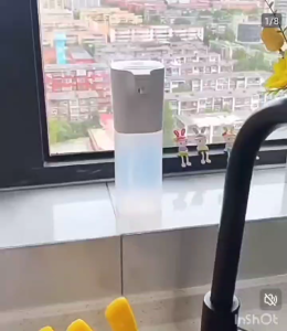 Máy tạo bọt rữa tay tự động 550ml