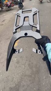 Cảng sau/ Tay dắt nhôm nguyên khối xe Vario 160i đời 2023 trở đi