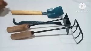 Sekop tanah L40 gagang kayu