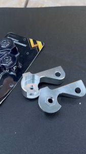 Pas hạ phuộc sau Wave Future Sirius nhôm cnc ép vỉ