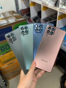 Nắp lưng Samsung M53 5G kèm kính camera và ron keo dán - 7Four
