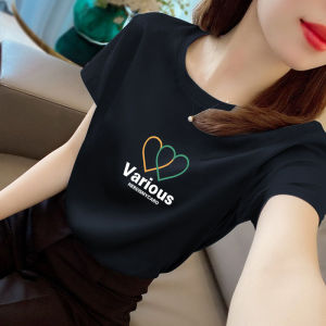 เสื้อยืดแขนสั้นผ้าไอซ์ซิลค์สำหรับผู้หญิงเสื้อเชิ้ตผ้าชีฟองคอกลมทรงหลวมไหล่ตรงสไตล์ตะวันตกลดอายุระดับไฮเอนด์ใส่แล้วดูผอมเพรียวแมทช์ลุคง่ายสำหรับฤดูร้อน