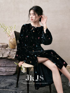 JK&JS | Đầm Dài Trung Quốc Phong Cách Đen Có Khe Cổ Điển Thêu Lụa