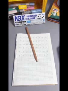 Pemegang Pensel Kanak Kanak Betulkan Gaya Menulis Silikon Lembut Alat Latihan Kawalan Pensel Prasekolah Pelajar Belajar Tulis Viral Pencils Control Training Pen Grip Posture Corrector Students Writing儿童握笔矫姿器学生铅笔写字练字姿势纠正控笔训练神器正姿笔套延长器笔帽硅胶幼儿园初学者握笔矫正器 A486