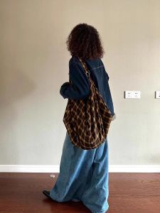 2023 New trendy large capacity yellow checkered single shoulder crossbody bag versatile bag style for casual use