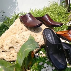 Sepatu Pantofel & Bustong Pria: Pilihan Keren untuk Working Cowok