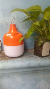 Đèn trụ xạc tích điện dùng khi mất điện hoặc bán hàng rong