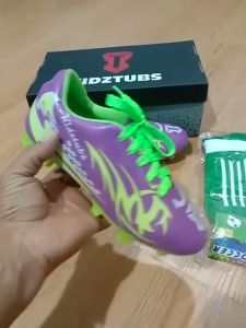 Paket Komplit Sepatu Bola & Kaos Kaki Anak Usia 6-10 Tahun