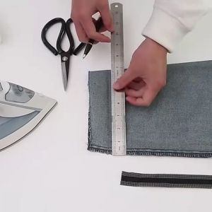 Set 2 Pcs Pita Perekat Celana Jeans Self-Adhesive Warna Hitam 1m Hemat Ruang