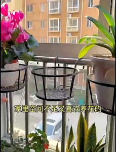 ZH356 Balcony Railing Hollow Drain Potted Plant Flower Pot Hanging Basket Iron Potted Plant Basket Home Decor