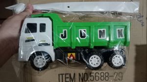 Đồ chơi xe tải chở hàng chạy trớn