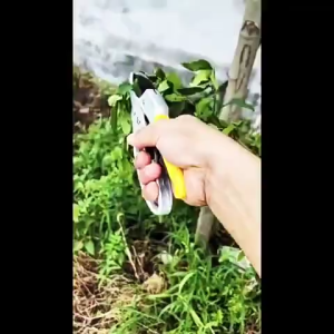 กรรไกรตัดกิ่ง กรรไกรตัดกิ่งไม้ ทำสวน กรรไกรตัดแต่งกิ่งไม้ 3 จังหวะ มีระบบล็อคด้าม เบาแรงกด ตัดง่าย อุปกรณ์จัดสวน ความแข็งสูง SK5 ใช้ในการตัดแต่งสวน