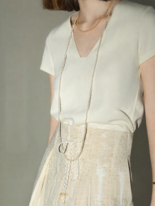 COCOBELLA | Minimalistic V-neck White T-shirt