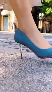 Elegant Anti-Slip Heel Strap for Women Rhinestone Decorated No-Installation & Comfortable Shoe Retainer
