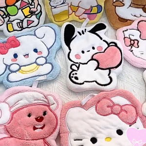 EasyB | Hand Towel - Absorbent Hanging Wipe Cloth - White plush shaped cute cartoon holding a pink heart - Housewarming Gift