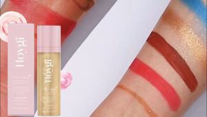 Hydrating skin-finish setting spray with fine mist keeps makeup intact locks in moisture soothes dry skin shields from external irritants portable protective spray 75ml