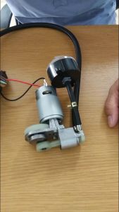 Mô tơ máy bơm hơi nén khí điện áp 12V sử dụng động cơ RS550 xi lanh 22mm công suất 120W lưu lượng khí 25 lít. Có đồng hồ áp suất lốp