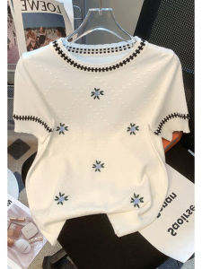 Stylish Versatile White T-Shirt