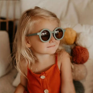 Retro cartoon childrens sunglasses fashion party catwalk glasses suitable for TikTok/parties trendy birthday gift (Ages 0-12）