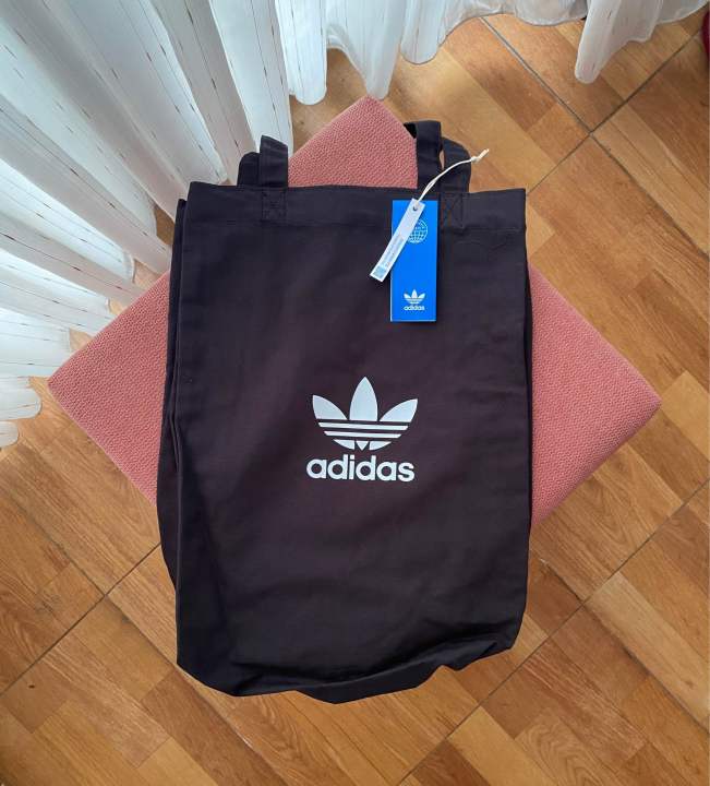 ADIDAS【送料込】POLYUREYJANE OUTLINE TREFOIL SHOPPER BAG Polyurethane Shopper Bag Outline Trefoil