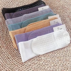 CEEKEY ถุงเท้าโยคะ ถุงเท้าขนาดกลางสำหรับเด็ก ถุงเท้าพิลาทิสฟิตเนสระดับมืออาชีพ ถุงเท้ากีฬาลื่นซิลิโคน ถุงเท้าผ้าฝ้ายดูดซับเหงื่อ