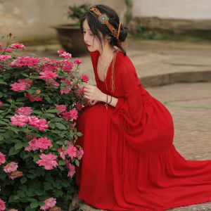 ชุดเดรสยาวสีแดง ทรงเข้ารูป แขนยาว ทรงเข้ารูป ชุดไปเที่ยวชายหาด ชุดเดรสยาวคลุมเข่า ชุดเดรสผู้หญิง ชุดเดรสยาวคลุมเข่า