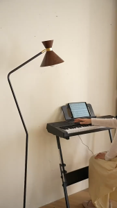 คีย์บอร์ดไฟฟ้า 61 keys เปียโน+คีย์บอร์ด+ไมโครโฟนฟรี ใช้งานง่าย เก่งทำ音乐ได้ทันใจ