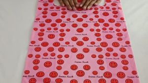 Kantong Dus Hajatan Motif Smile 32 Ukuran Dus 22x22 - 36 Pcs