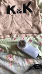 【SG】Lint Remover Electric Bobble Trimmer Rechargeable Sweater Defuzzer Portable Fabric Fluff Shaver for Clothe Furniture