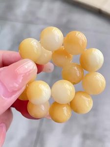 奶油菩提手串盘玩女孩子绕指柔学生版飘花白玉菩提子文玩佛珠手链Cream Bodhi hand string plate playing girls soft finger winding student version floating flower white jade Bodhi Ziwen playing Buddha beads bracelet