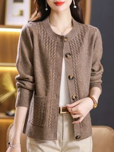 เสื้อคาร์ดิแกนถักนิตติ้งสไตล์สั้นสำหรับผู้หญิง ฤดูใบไม้ผลิ ฤดูใบไม้ร่วง ฤดูหนาว 2025 แฟชั่นใหม่ แขนยาว ปกติ ปกติ