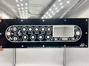 เพลทลำโพงบลูทูธST21 ไม่ย้าย+MIC AMP งานไฟหนา3มิล ช่องเพลท5x23cm วัดแบตดิจิตอล มีสวิตซ์ 12มิลและ16 มิล สวิตซ์LED 6มิล ขนาดเพลท9x27cm