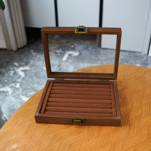 กล่องเก็บเครื่องประดับขนาดเล็กแบบป้องกันฝุ่นพร้อมเสื้อผ้าขนสัตว์สีน้ำตาล กล่องเก็บต่างหู กล่องโชว์เครื่องประดับ กล่องไม้สีดำลายหินปูน