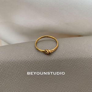 Zuoran Simple Design Titanium Steel Ring for Women Non-Fading Knot Pattern Joint Ring Fashionable Jewelry Accessory