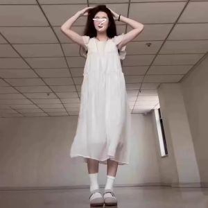 Karrar betsey | Đầm Maxi Chiffon Trắng Phong Cách Pháp