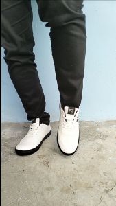 CLBK x Reysa Projects Sepatu Sneaker Pria Kasual Warna Putih List Hitam Di Jahit HR020