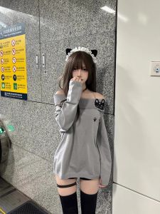 Cute Cat One Shoulder Long Sleeve Sweatshirt Womens Autumn Winter New Pure Desire Spicy Girl Design Base Shirt Top