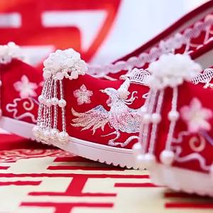 Sepatu Pengantin Tradisional China dengan Bordir dan Hak Tinggi untuk Wanita Gaun Kuno Hanfu HF39