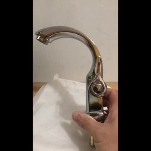 1 Chrome Plated Single Cooling Faucet Single Hole Easy To Install Suitable for Bathroom and Kitchen