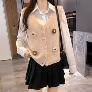 2023 Spring & Fall New Arrival Retro Pure Color V-neck Vest Cardigan Womens Chic Small Flower Short Knitting Waistcoat Vest