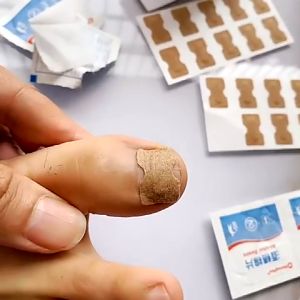 เทปกันเล็บขบ 1 กล่อง 30 ชิ้น เทปแปะกันเล็บขบ เทปพลาสเตอร์ติดกันเล็บขบ พลาสเตอร์ติดกันเล็บขบ เล็บขบ เล็บบวม