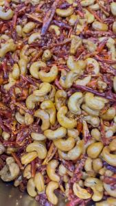 ส่งฟรี: 1 ฟรี 1 ขนาด 400 กรัม พริกทอด + เม็ดมะม่วงหิมพานต์ เกรด เม็ดใหญ่ พร้อมทาน อร่อยถูกปาก รสต้นตำรับ 400 ฟรี 400กรัม