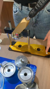 DIY badge equipmentMachine and 25/32/75 moldMetal rotating badge machinetinplate badge machine